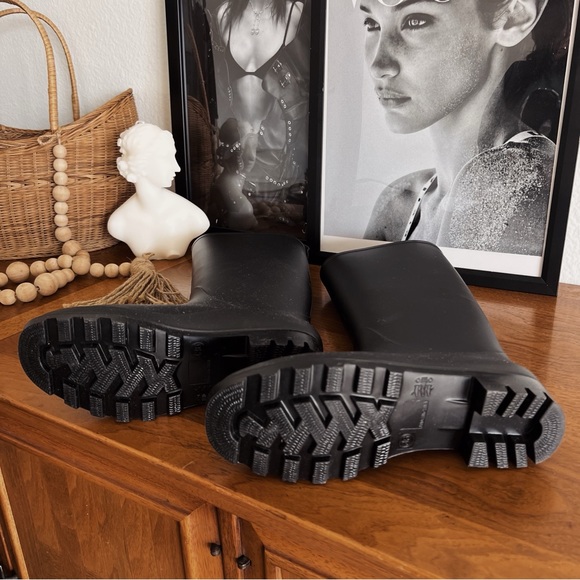 SOLD ❌ BLACK RAIN BOOTS SIZE 6 #0306 - Picture 5 of 8